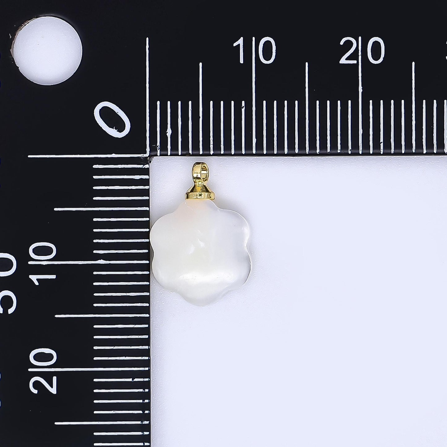 Dainty Flower pendant lead nickel free 24k gold filled Daisy Charm Pearl Flower charm necklace bracelet jewelry making P-A1825