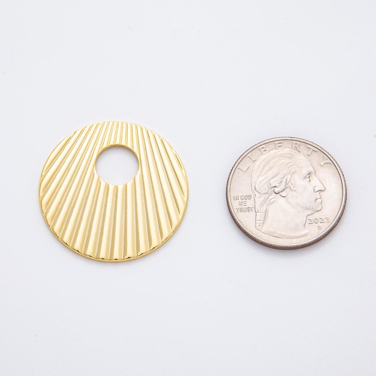 Big Modern Gold Sunburst Round Pendant Charm Necklace Jewelry Supply DIY Jewelry Findings in 18k Gold Filled Textured Pendant Z-1254