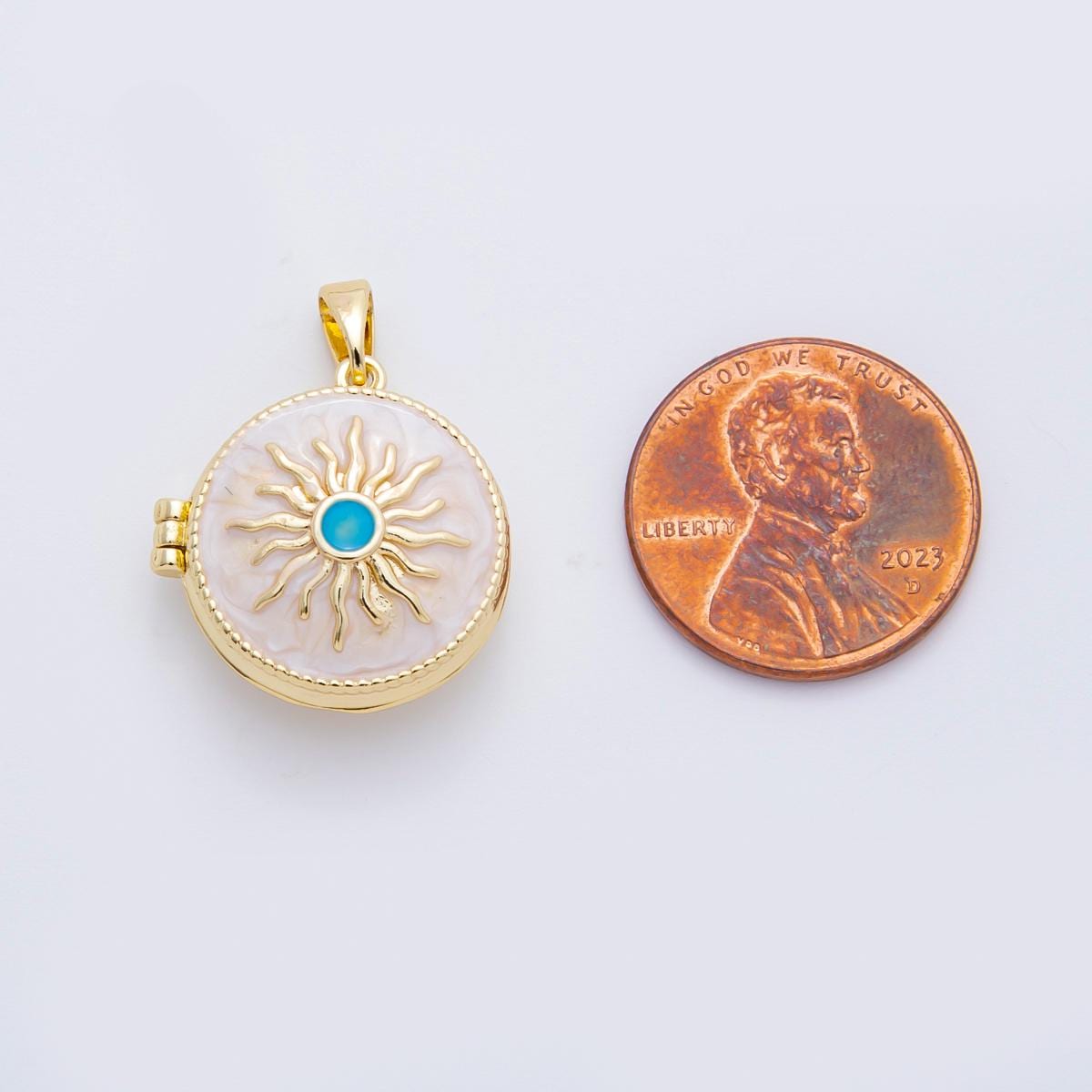 Gold Locket Pendant, Golden Round Sun Pendant Photo Jewelry Making Enamel Locket Charms necklace AF-A1109