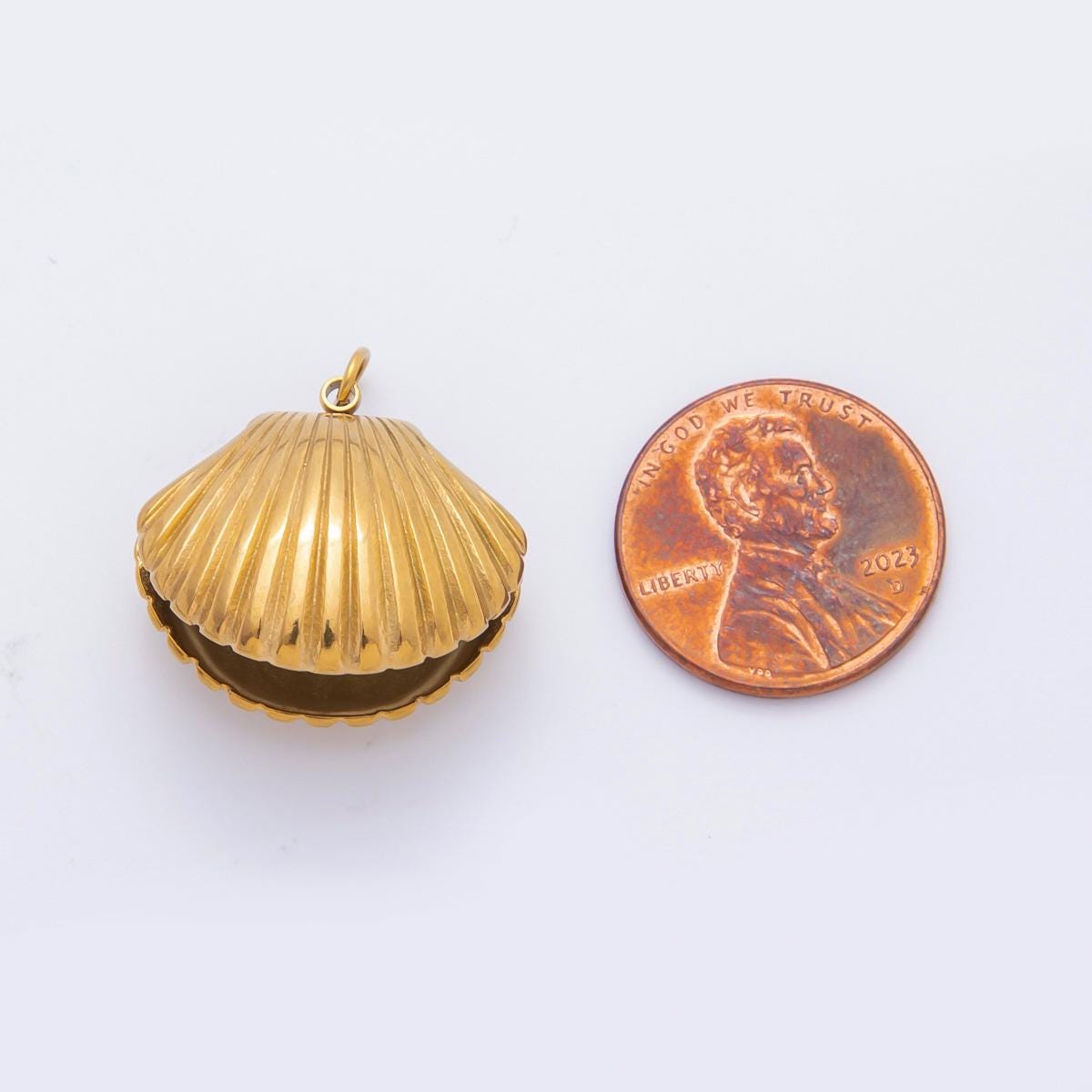 PVD Gold Stainless Steel Clam Shell Charm Beach Jewelry Making Supply | AH-948