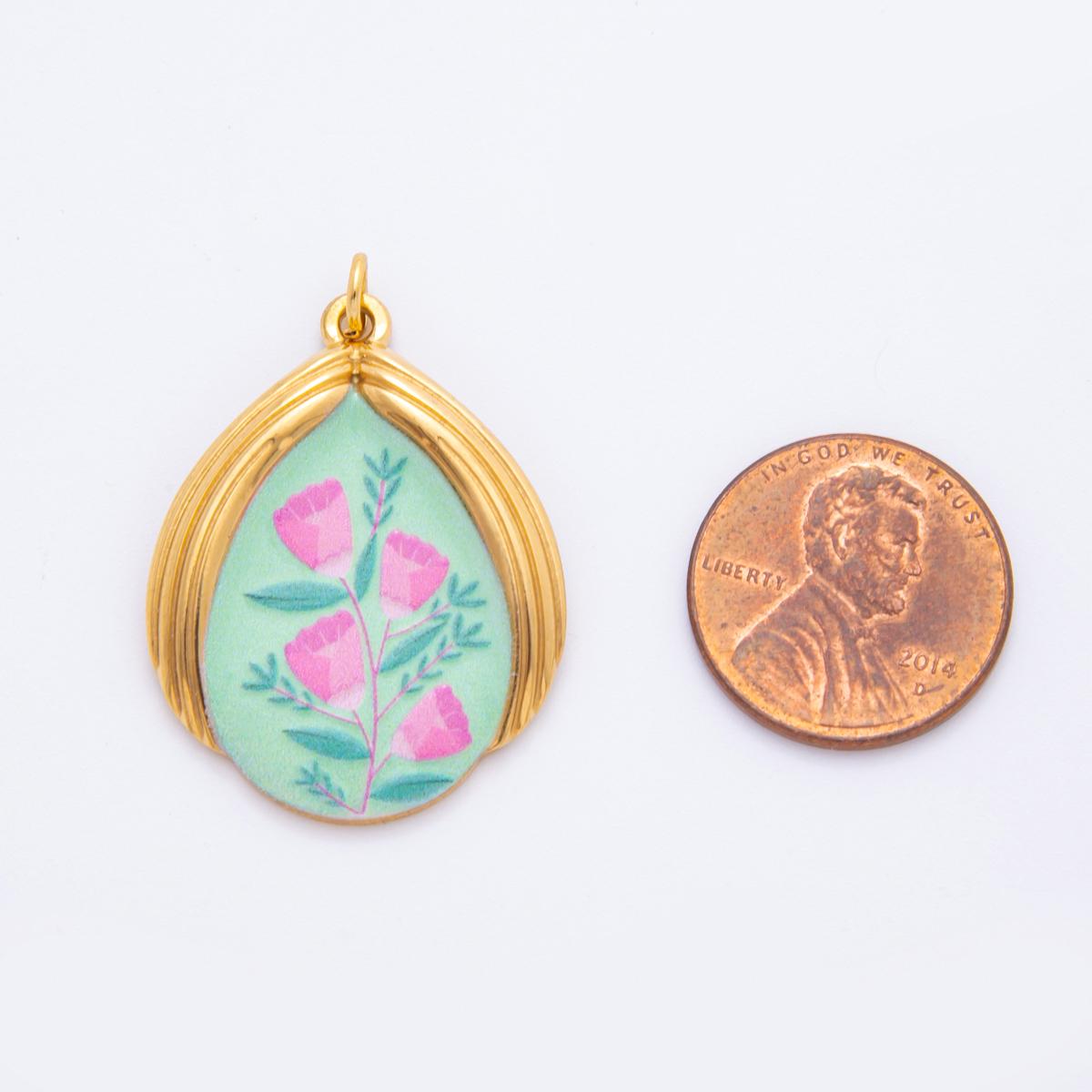 Shabby Chic Inspired Charm Necklace Flower Oval Pendant in PVD Gold Stainless Steel J-166