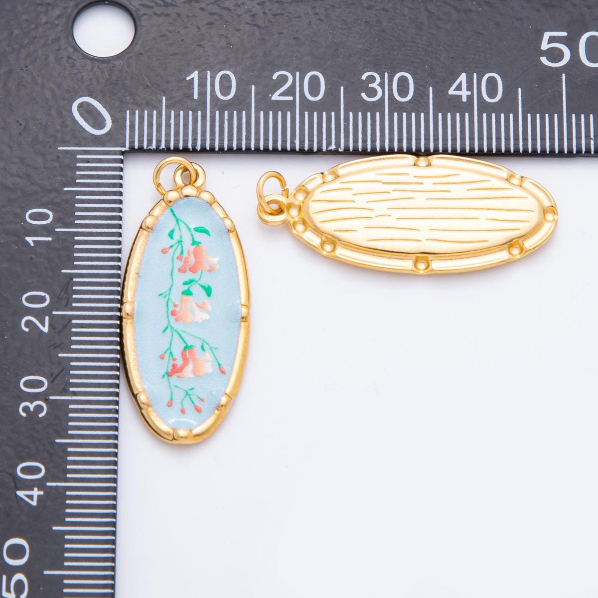 Gold Oval Flower Charms – Hand-Painted Shabby Chic Hand Painted Pendants, Colorful Enamel Wildflower Jewelry PVD Gold Stainless Steel J-419