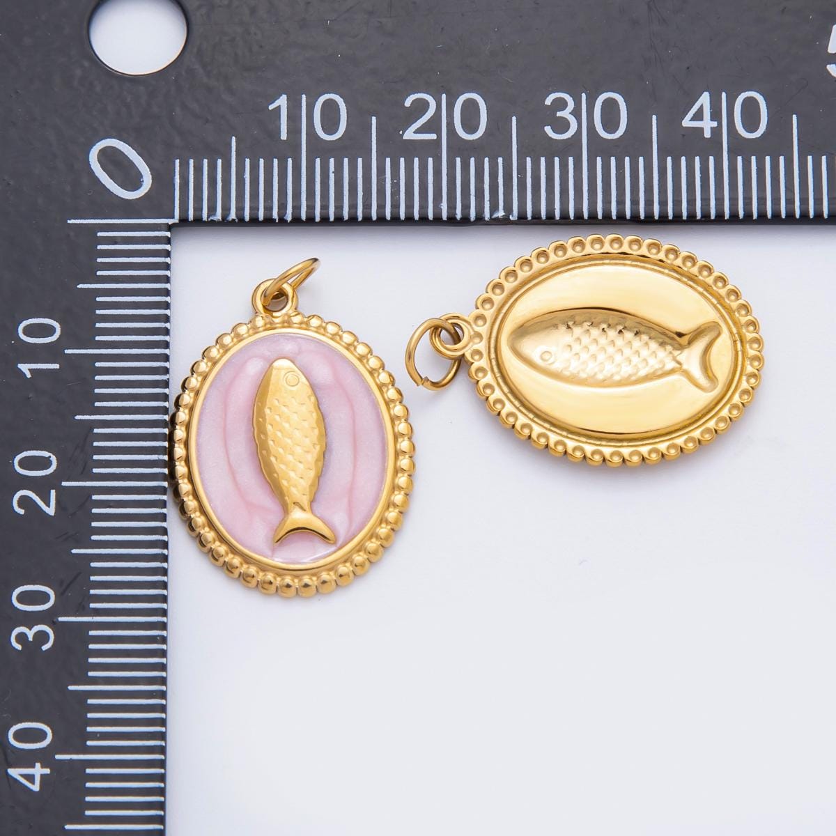 Enamel Stainless steel 27mm fish Oval Charm minimalist Pendant in gold sardine fish jewelry | C-277