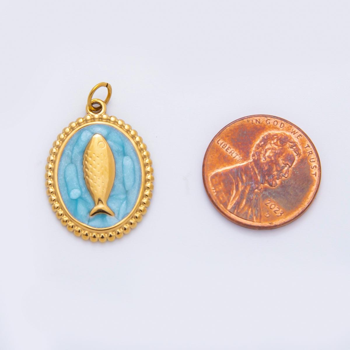 Enamel Stainless steel 27mm fish Oval Charm minimalist Pendant in gold sardine fish jewelry | C-277