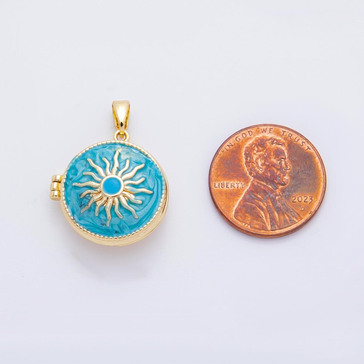Gold Locket Pendant, Golden Round Sun Pendant Photo Jewelry Making Enamel Locket Charms necklace AF-A1109
