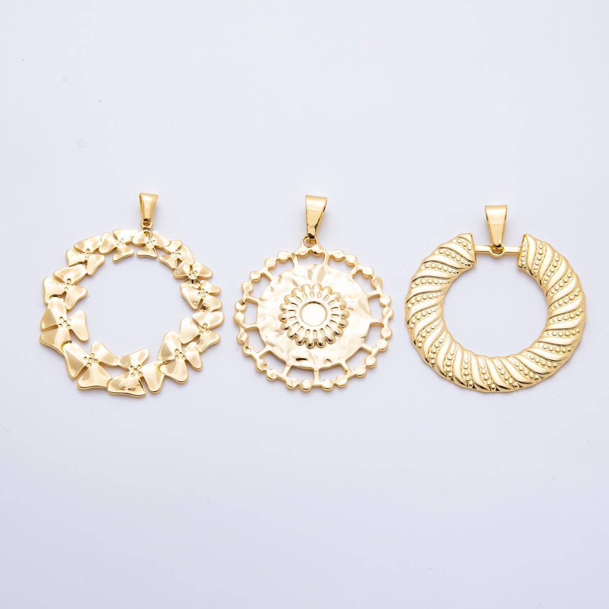 Big Sun Medallion Pendant PVD Gold Stainless Steel Celestial Jewelry Charm for Statement Necklace | P-759