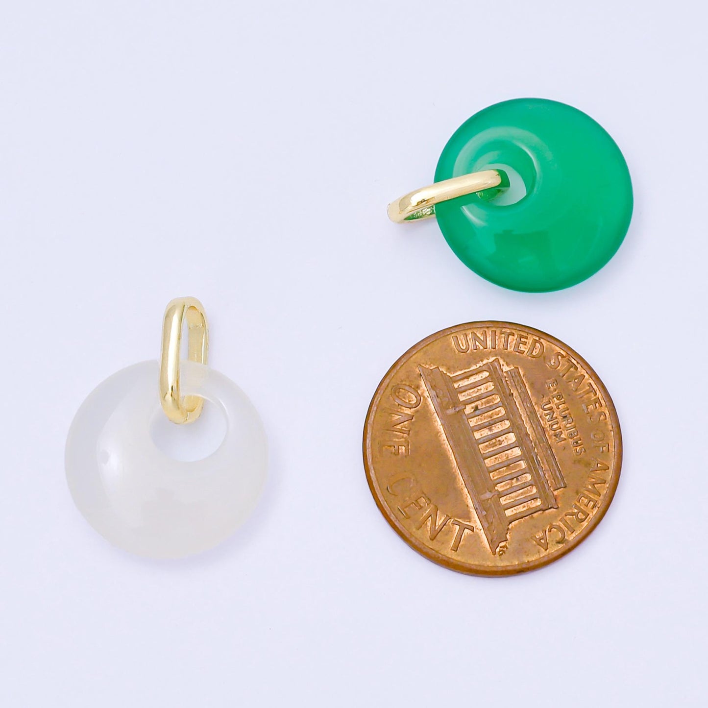 24K Gold Filled 15mm White, Green Agate Gemstone Round Pendant | AA1618