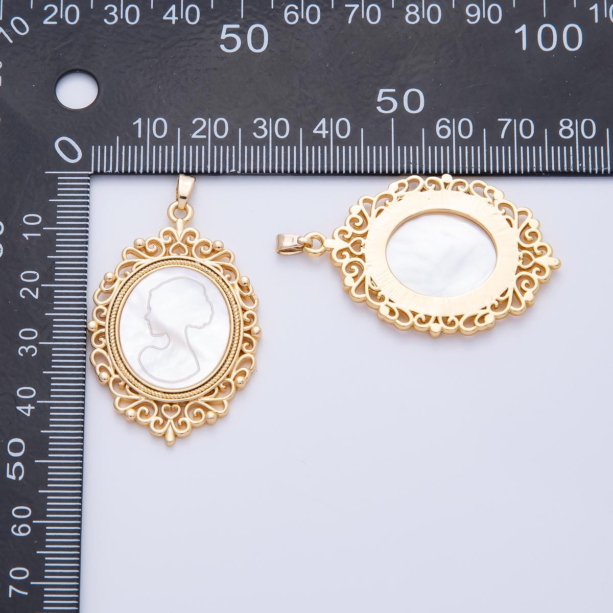 18K Gold Filled 46mm Butterfly Shell Vintage Mirror Lady Silhouette Drop Pendant | AF1144