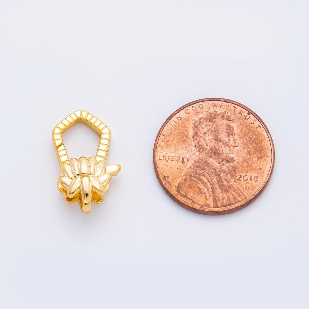 18K Gold Filled 16mm Ribbed Lily Flower Lobster Clasp Charm Finding | Z1425