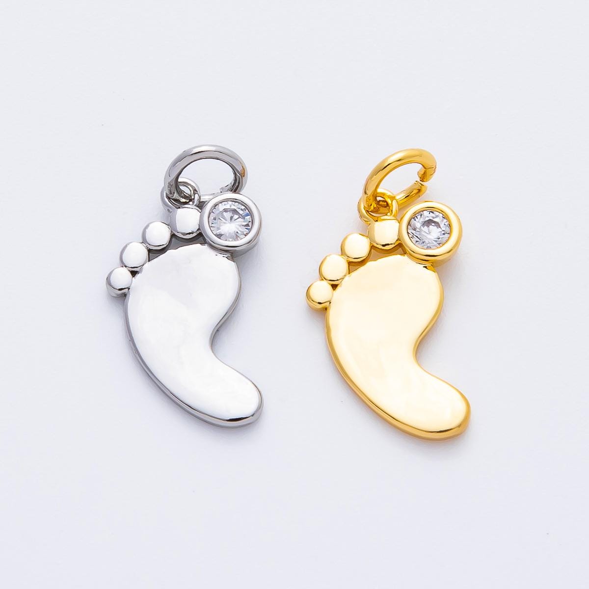 18K Gold Filled 20mm Round CZ Baby Feet Charm in Gold & Silver | AF1362