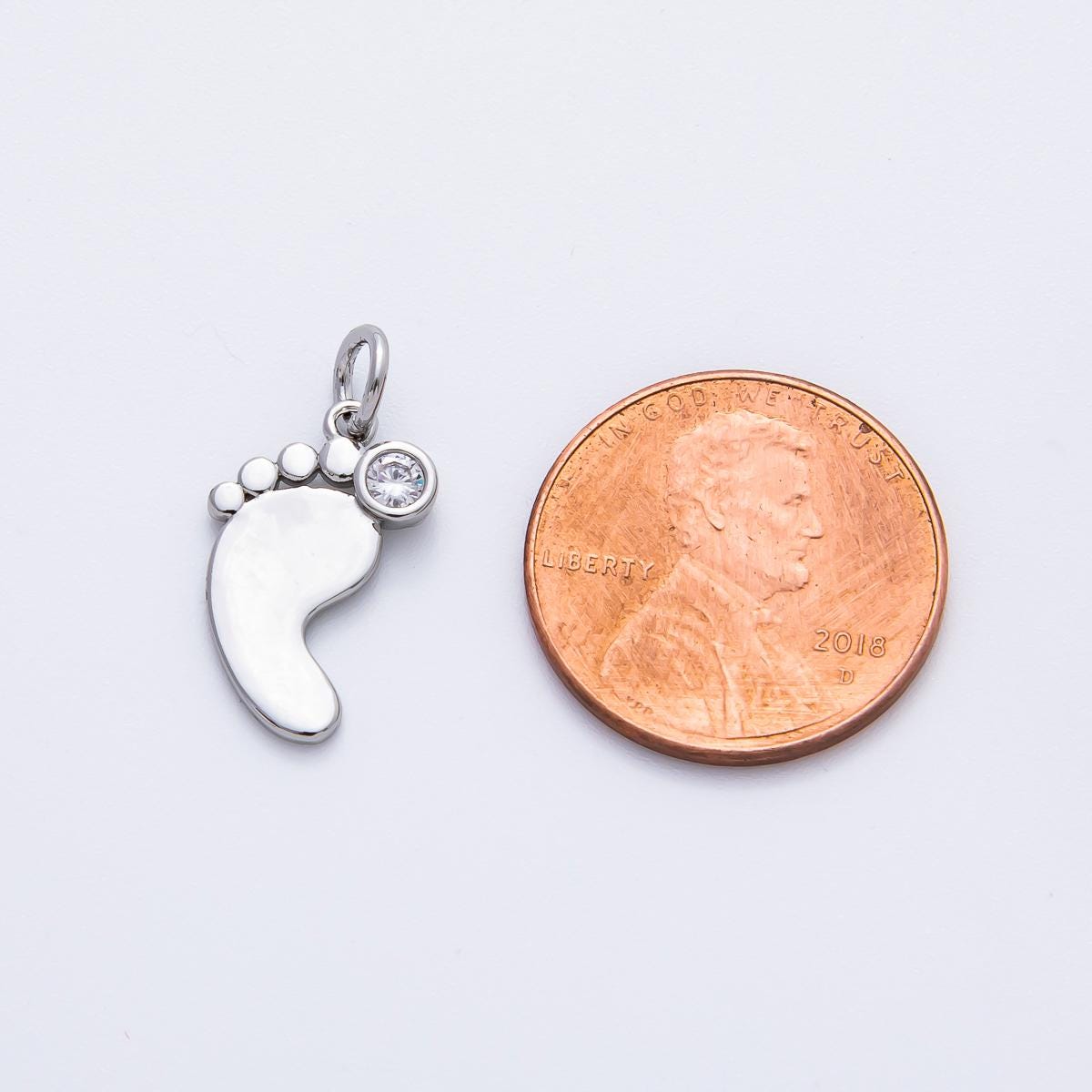 18K Gold Filled 20mm Round CZ Baby Feet Charm in Gold & Silver | AF1362