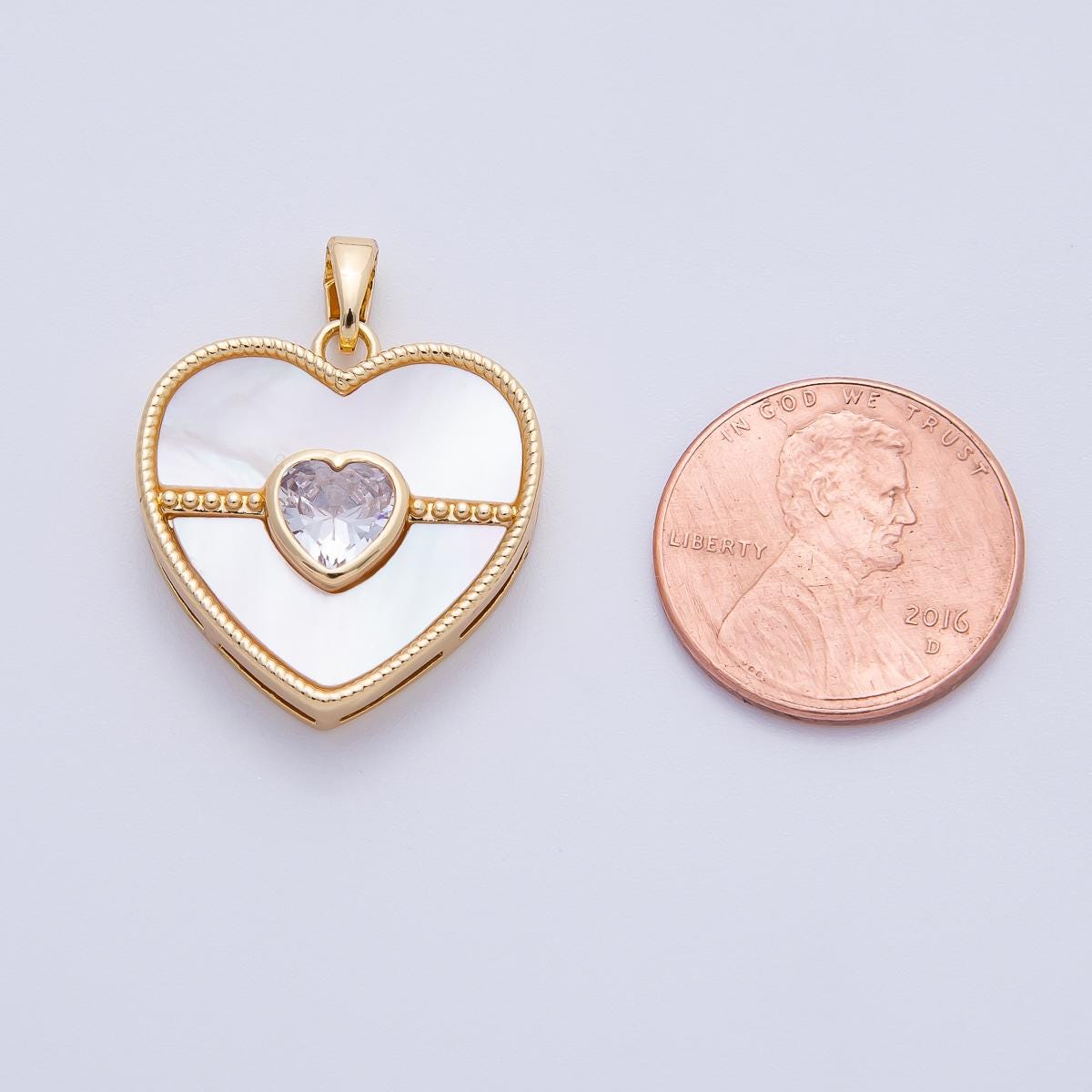 18K Gold Filled 26mm Clear CZ Shell Pearl Bezel Heart Pendant | AF1146