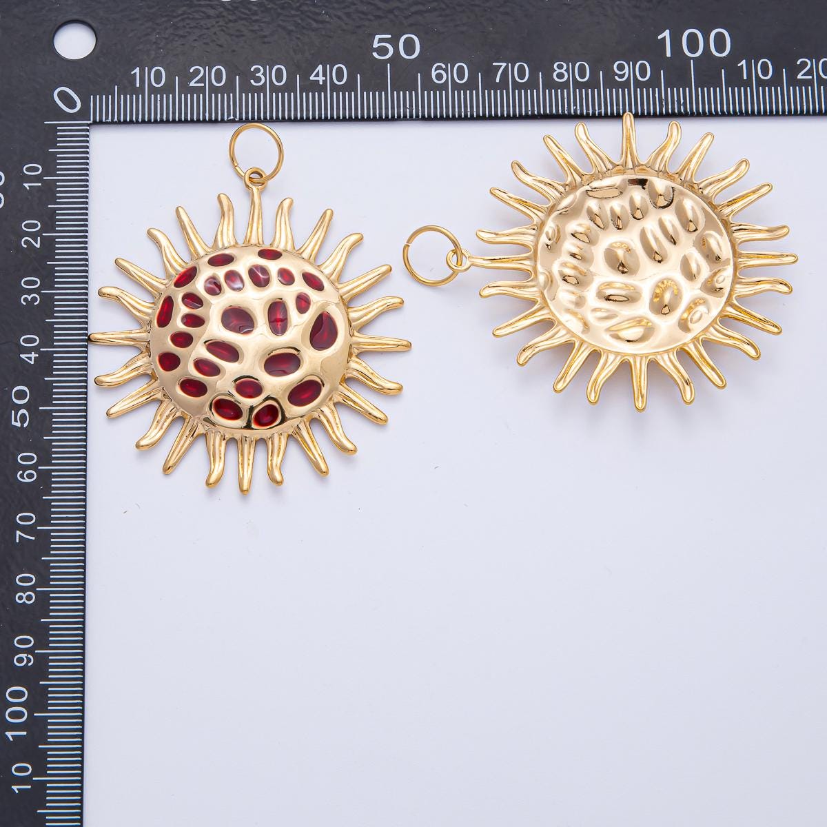 Stainless Steel 56.1mm Radiant Red & Green Celestial Sun Burst Round Statement Charm DIY Jewelry Making Component for Necklace Design | J907