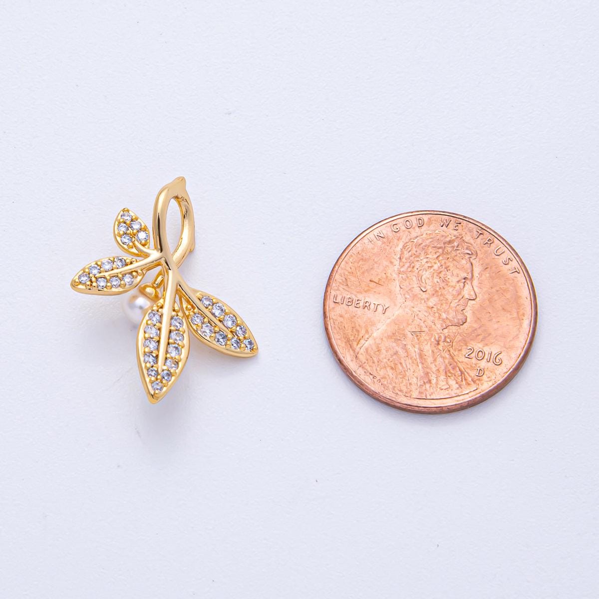 18K Gold Filled 21.9mm Luxury Shell Pearl Micro Paved CZ Leaf Design Nature Inspired DIY Jewelry Making Supply for Necklace | AF1198