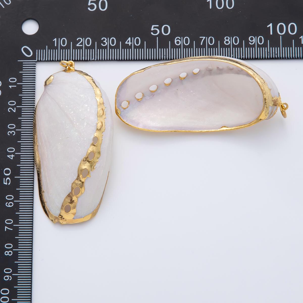 68mm Statement Pieces Shell Pearl Charm | AF1406