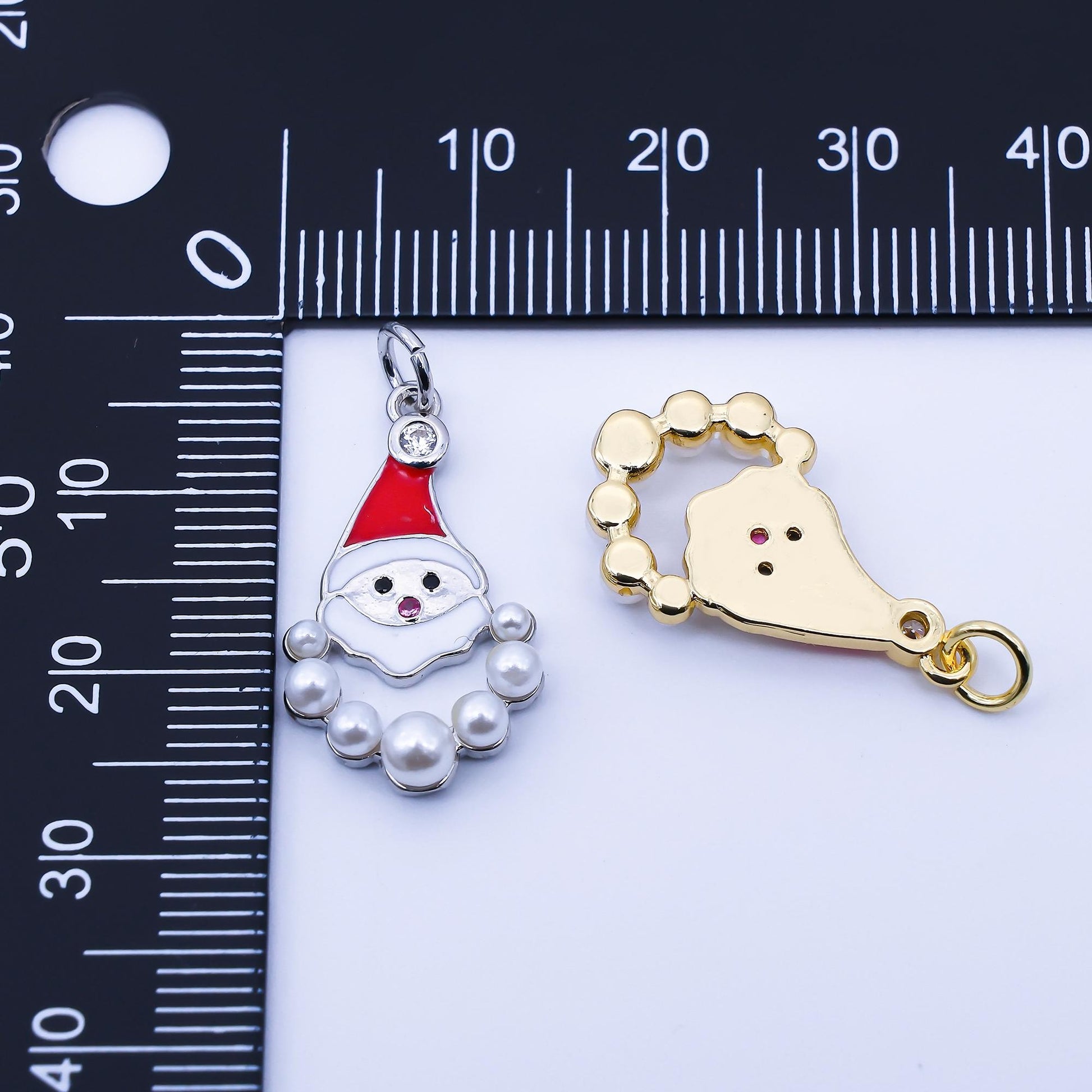 Dainty Santa Clause Charm Mini 18k gold filled Pearl Bread for Christmas holiday season greetings pendant | C939