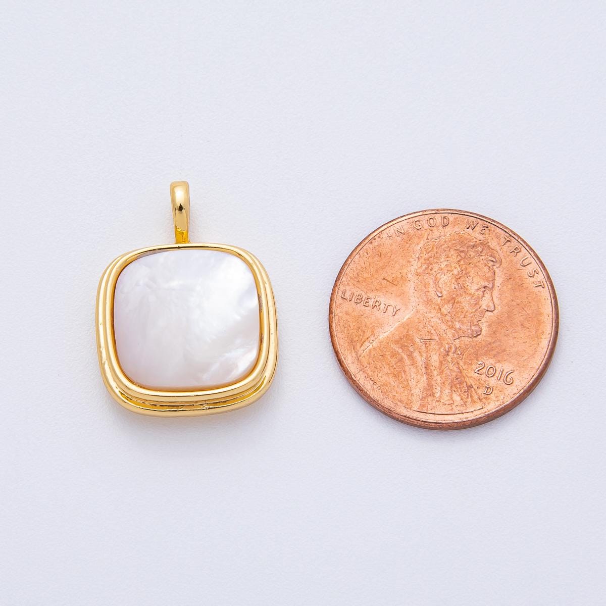 18K Gold Filled 20.2mm Shell Pearl Square Bezel Pendant Iridescent Finding DIY Custom Jewelry Supply for Necklace | AK-045