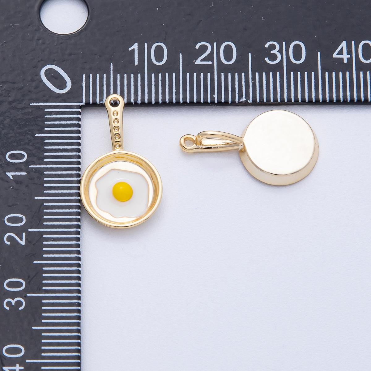 18K Gold Filled 20mm Sunny Side Egg Frying Pan Culinary Food Pendant Enamel Breakfast Piece DIY Jewelry Supply for Necklace | AF1218