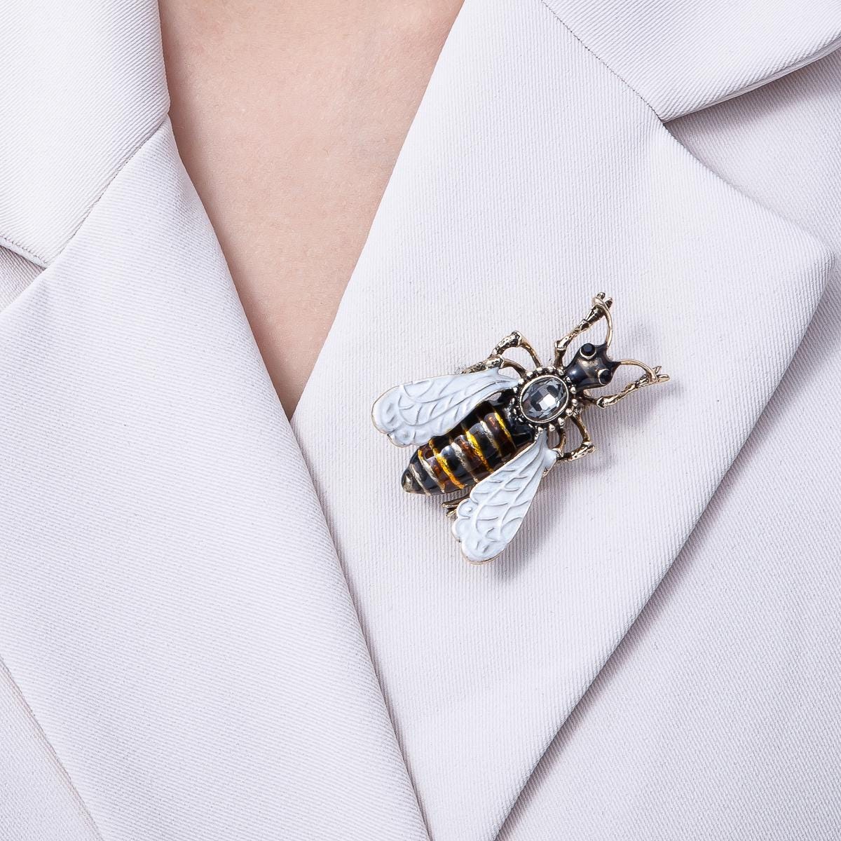 Honey Bee Insect Brooch with large rhinestone and painted enamel Vintage Style Bumble Bee Brooch Accessory for Coats Bags Scarves | BH-036