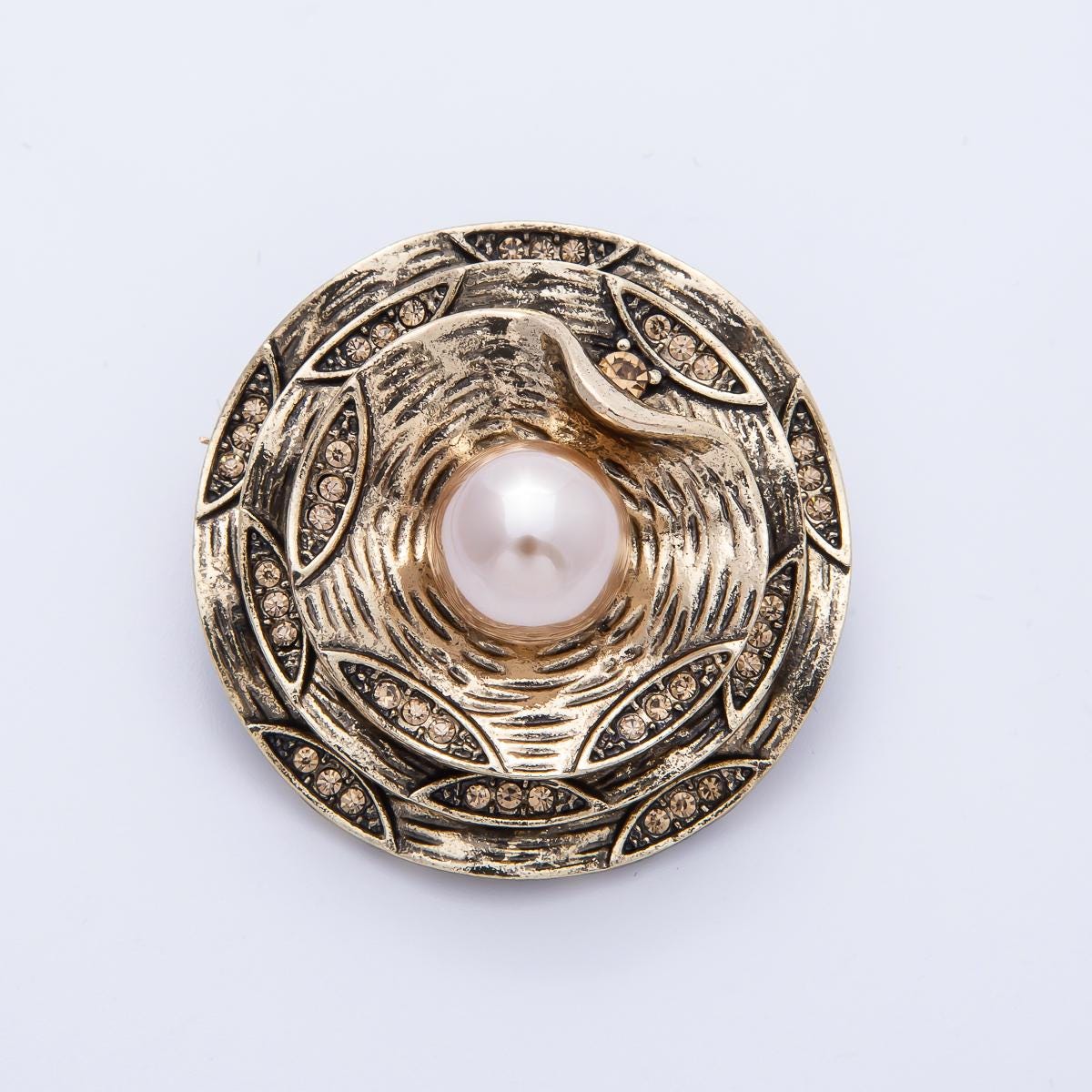 Big Bold Antique Gold Medallion Brooch Vintage Faux Pearl Statement Pin BH-078