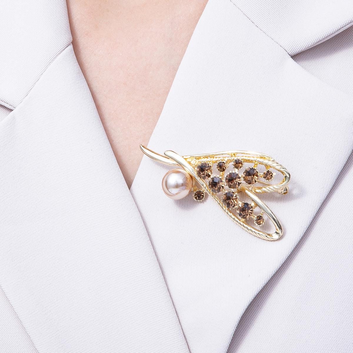 Gold 67.3mm Rhinestone Heart Bezel Pin Brooch Vintage Style Faux Pearl Statement Jewelry Elegant Gift for Her Coats bags scarves | BH-083