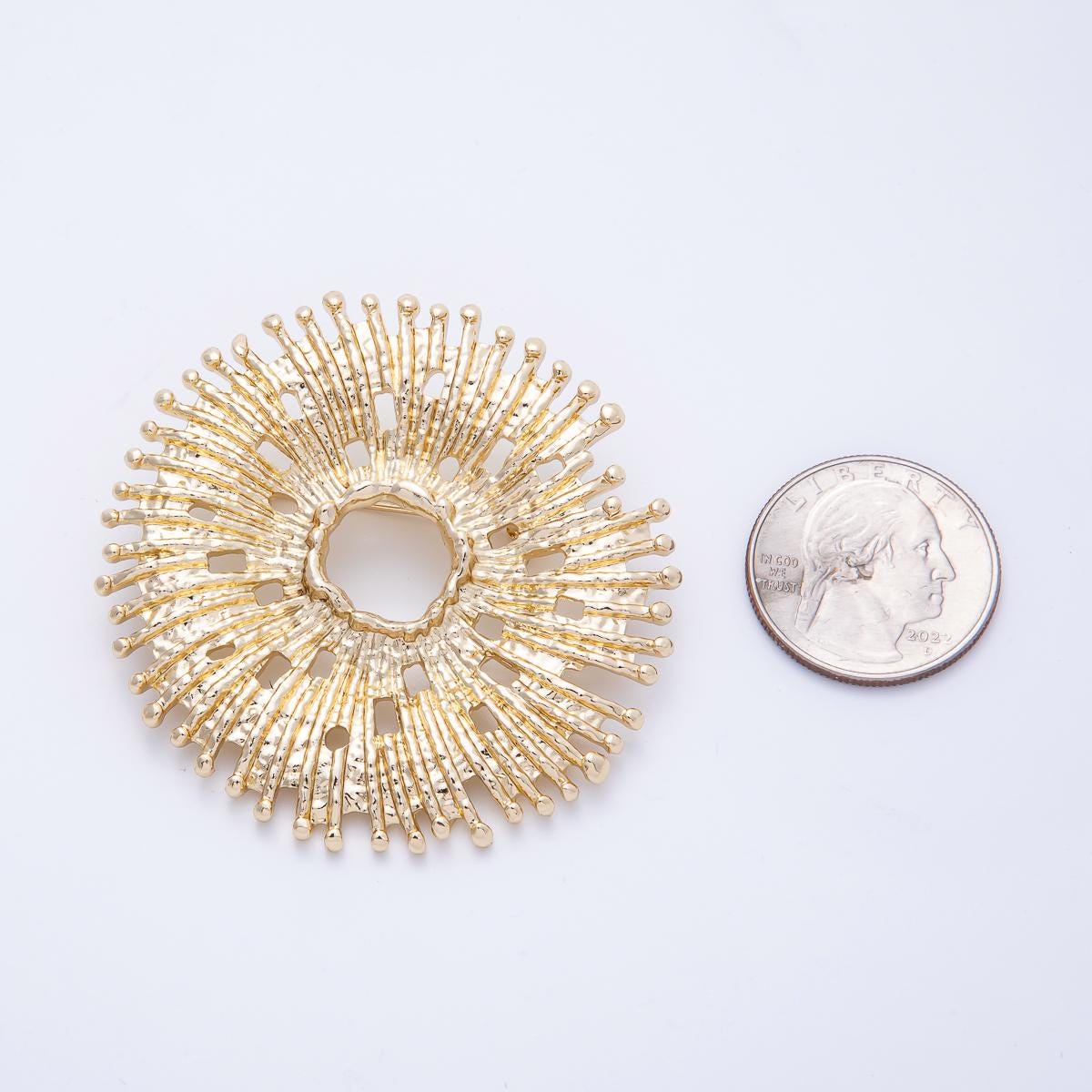 Gold Starburst Brooch Vintage Style Sun Pin Celestial Statement Piece for Coats Bags Scarves Elegant Jewelry Accessory | BH049