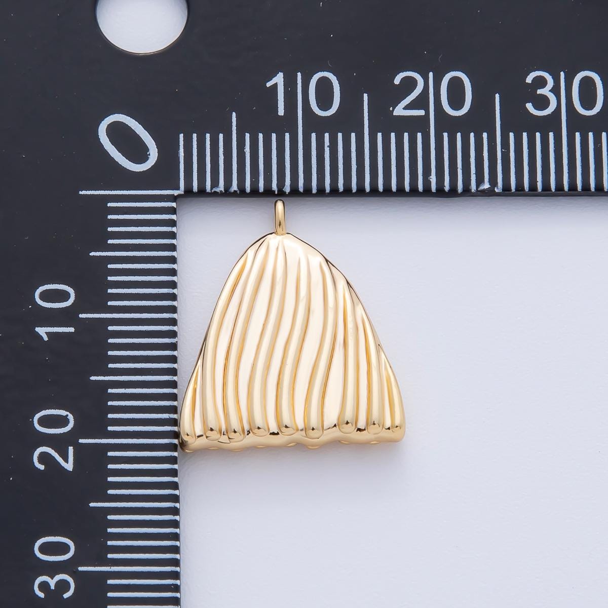 18K Gold Filled 20mm Geometric Lined Triangle Charm Wavy Abstract Pendant Statement Jewelry for Custom Necklace | AF-1383