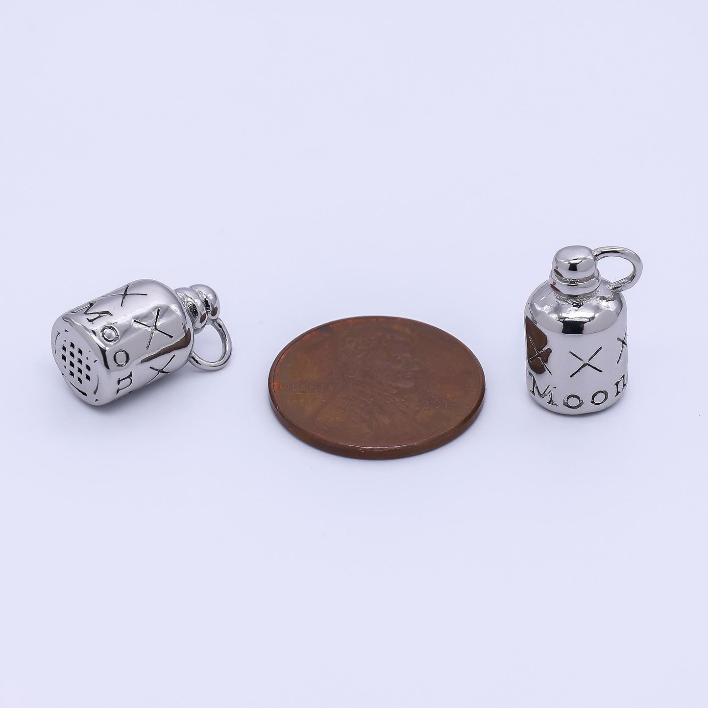 15.2mm Silver Water Bottle Flask Drink 3D Multidimensional Charm Moonshine Jug Charm DIY Jewelry Supply for Custom Necklace | E789