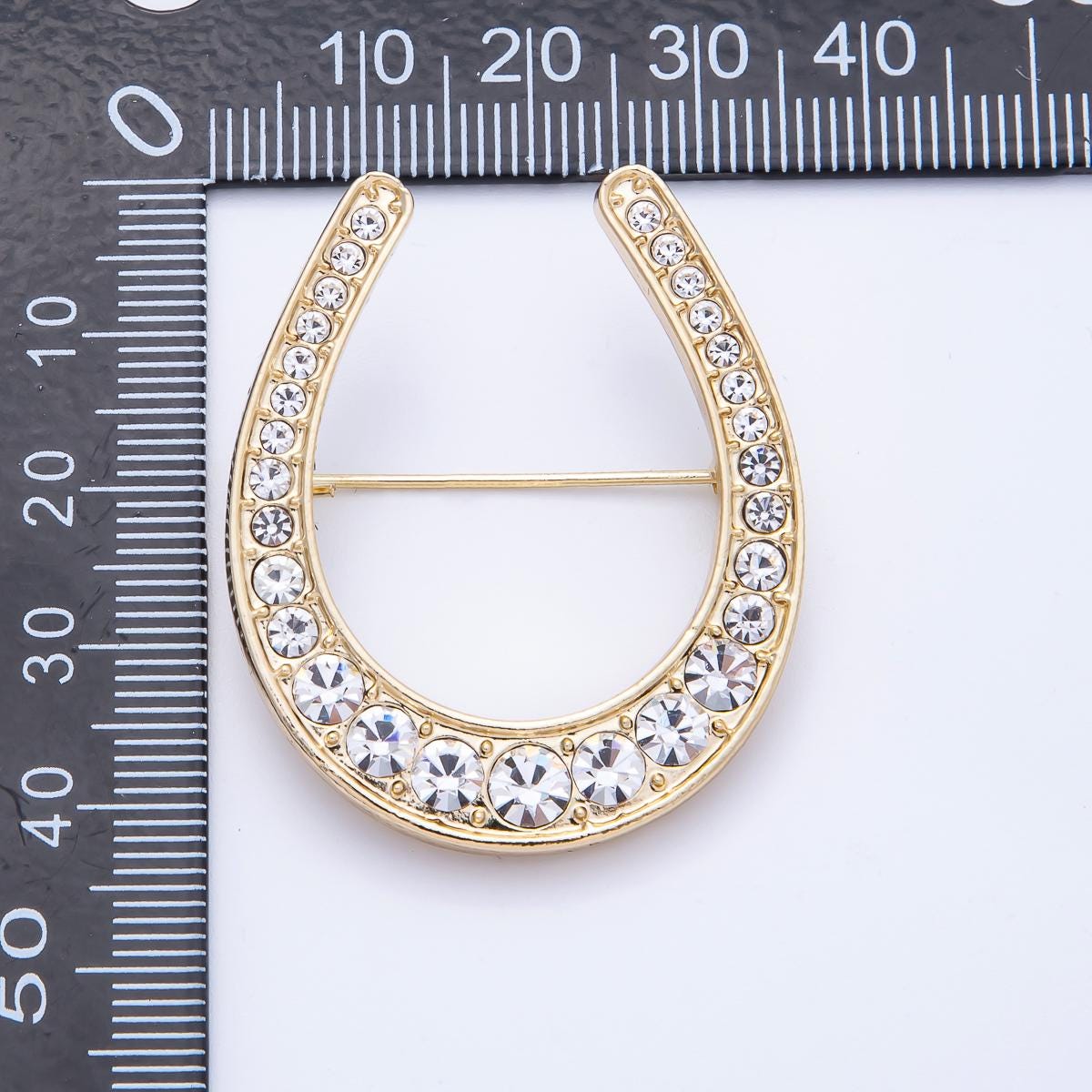 Gold 40.3mm Clear Rhinestone Gradient Horseshoe Pin Brooch Sparkling Crystal Luck Charm Equestrian Style Jewelry | BH-055