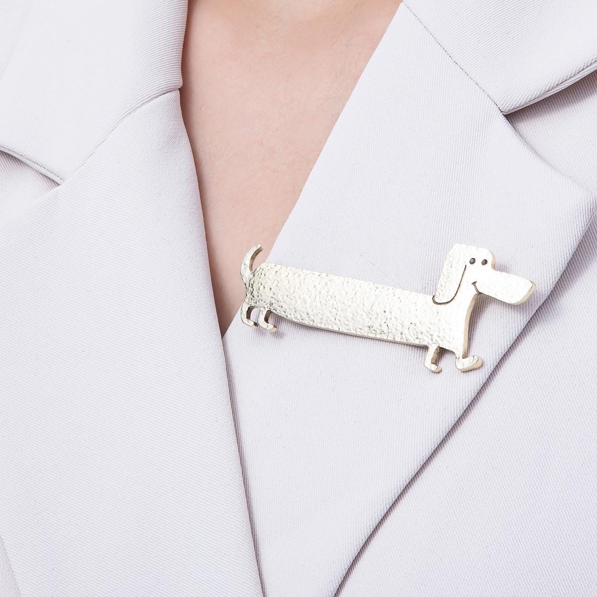 Gold 75mm Hammered Wiener Dog Pet Animal Pin Brooch Adorable Sausage Puppy for Coats Bags Scarves Jewelry Accessory | BH-060