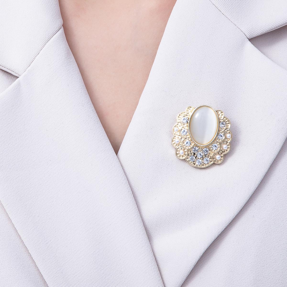 Gold 31mm Cat Eye Rhinestone Geometric Pin Brooch vintage style statement jewelry elegant gift for her for coats bags and scarves | BH-076
