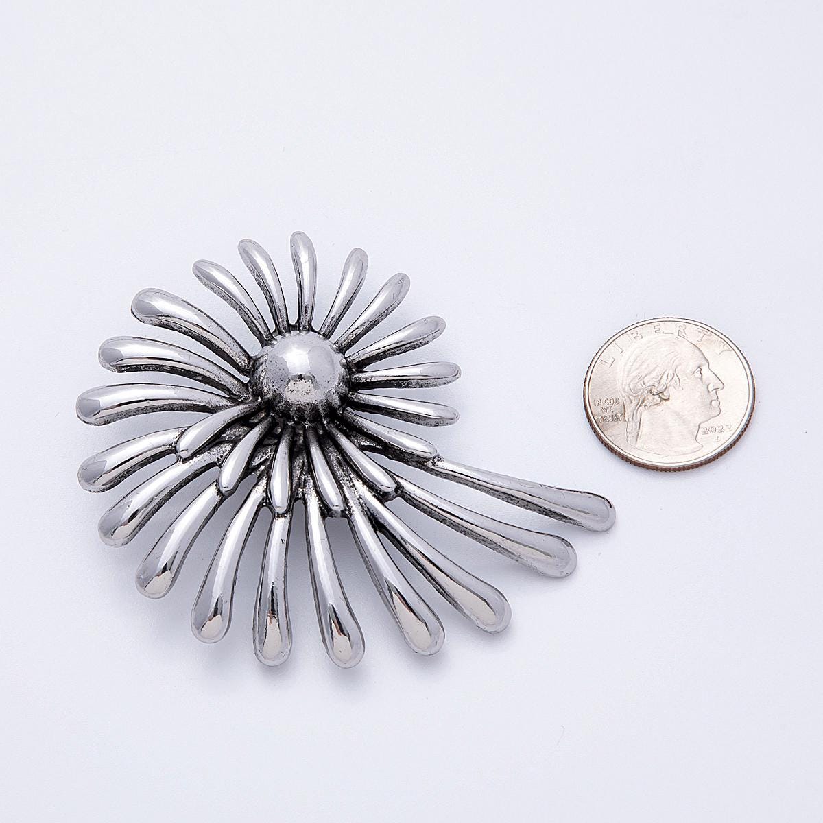 Silver 77.5mm x 64.3mm Geometric Circular Flower Pin Brooch Statement Piece for Coats Bags Scarves Elegant Jewelry Accessory | BH-096