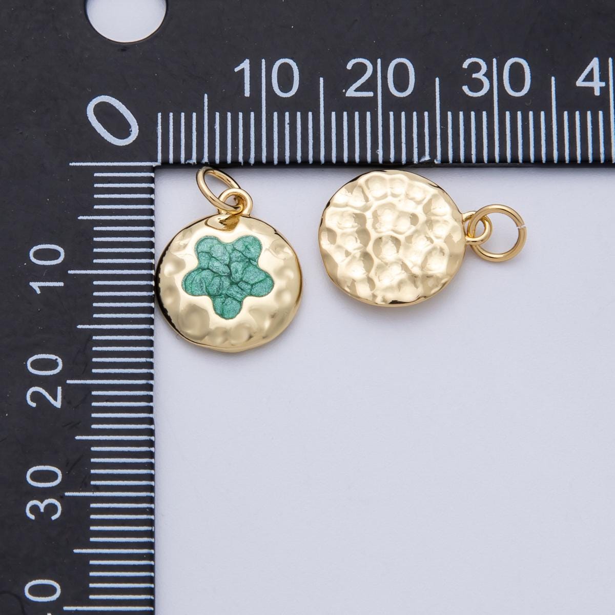 18K Gold Filled 15mm Green Flower Stone Hammered Medallion Pendant Minimalist Floral Jewelry Making Supply Wholesale charm | Charms-00141