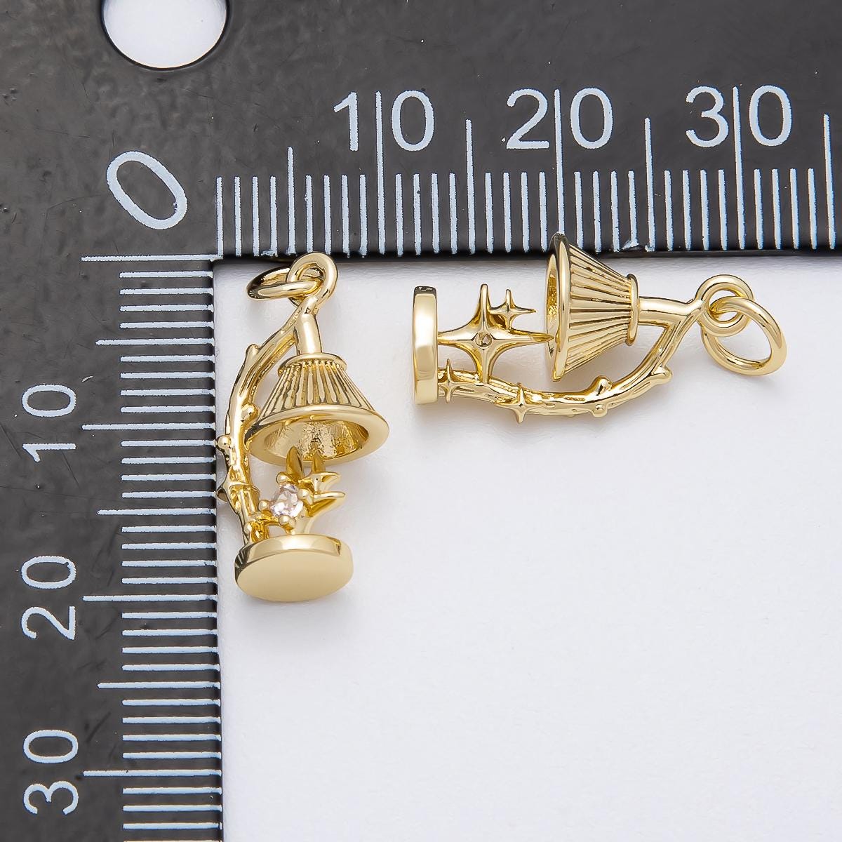 16k Gold Filled 18.7mm Vintage Desk Lamp Charm Whimsical Light Pendant DIY Supply for Custom Necklace Jewelry Finding | CHARMS-00457