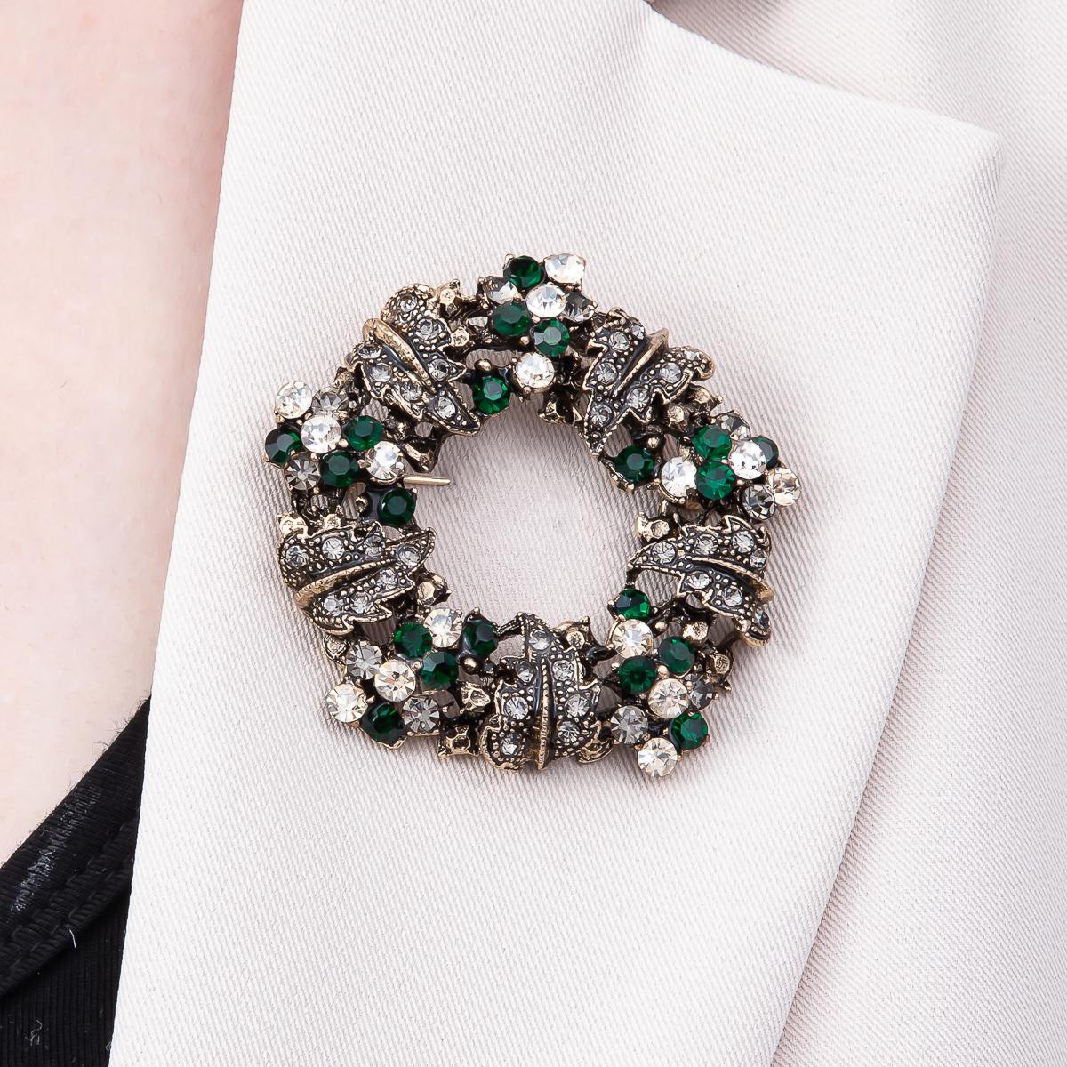 Vintage Wreath Brooch 55mm Emerald Green Rhinestone Lapel Pin in Antique Gold Fashion Accessory for Coats Bags and Scarves | BH-142