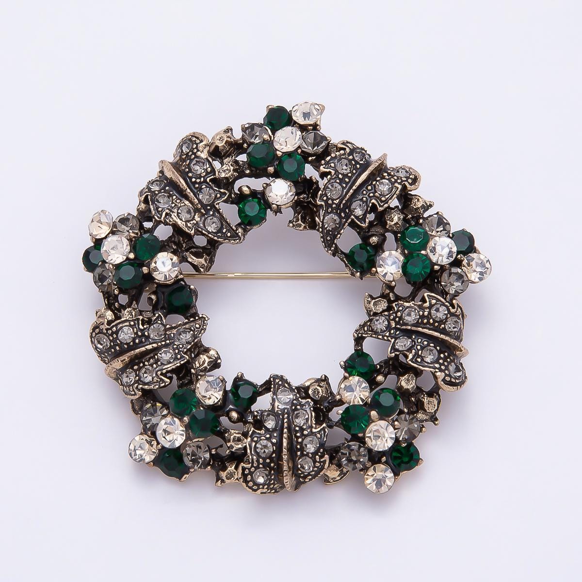 Vintage Wreath Brooch 55mm Emerald Green Rhinestone Lapel Pin in Antique Gold Fashion Accessory for Coats Bags and Scarves | BH-142