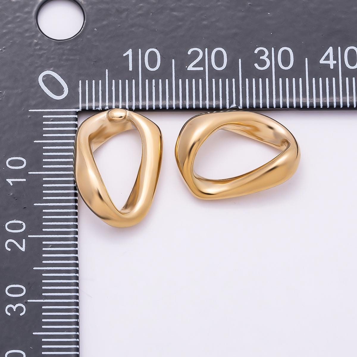 Stainless Steel 19mm Open Molten Geometric Link Pendant Findings Abstract Twisted Oval Charm Minimalist Jewelry Supply | Findings-00174