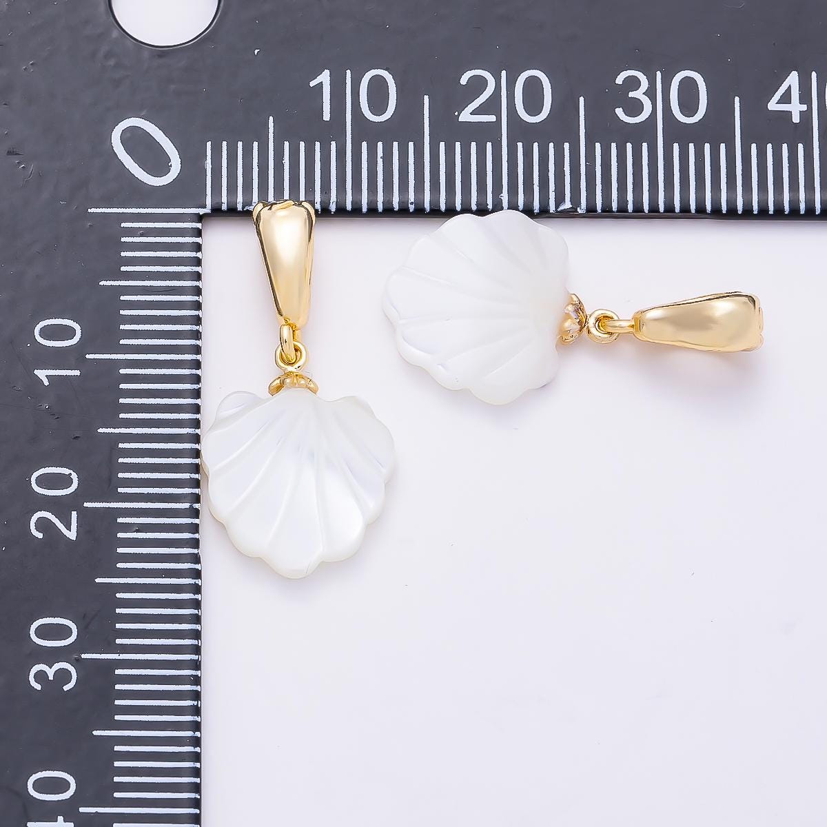 Dainty 18k gold filled scallop White Shell Pearl nautical beach charm Summer beach charms shell pearl charm Charm-1409